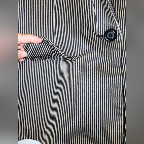 Soho Apparel Black and Tan Stripped Tailored Blazer Size M - Picture 5 of 12
